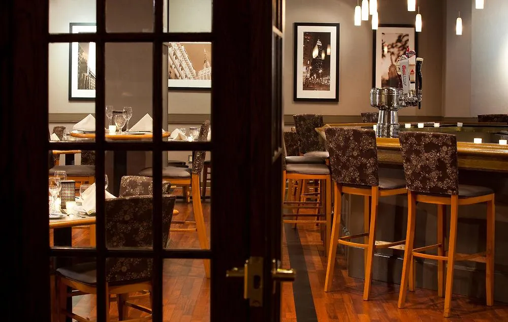 New York Laguardia Airport Marriott Hotel 4*, New York