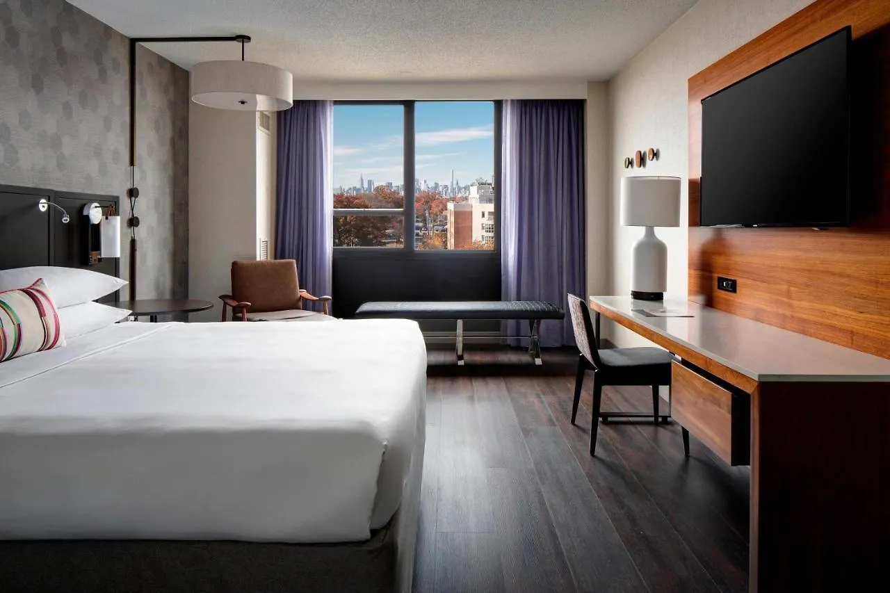 New York Laguardia Airport Marriott Hotel 4*, New York