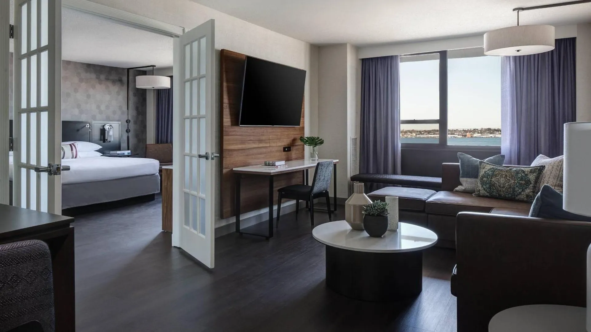 ****  New York Laguardia Airport Marriott Hotel United States