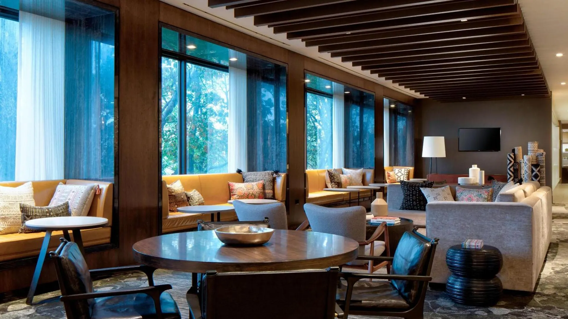 New York Laguardia Airport Marriott contacts
