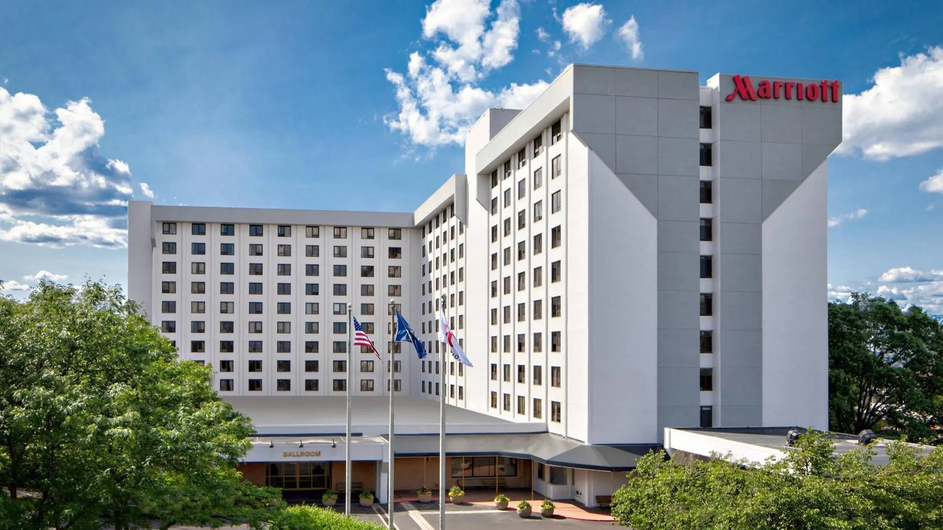 ****  New York Laguardia Airport Marriott Hotel United States