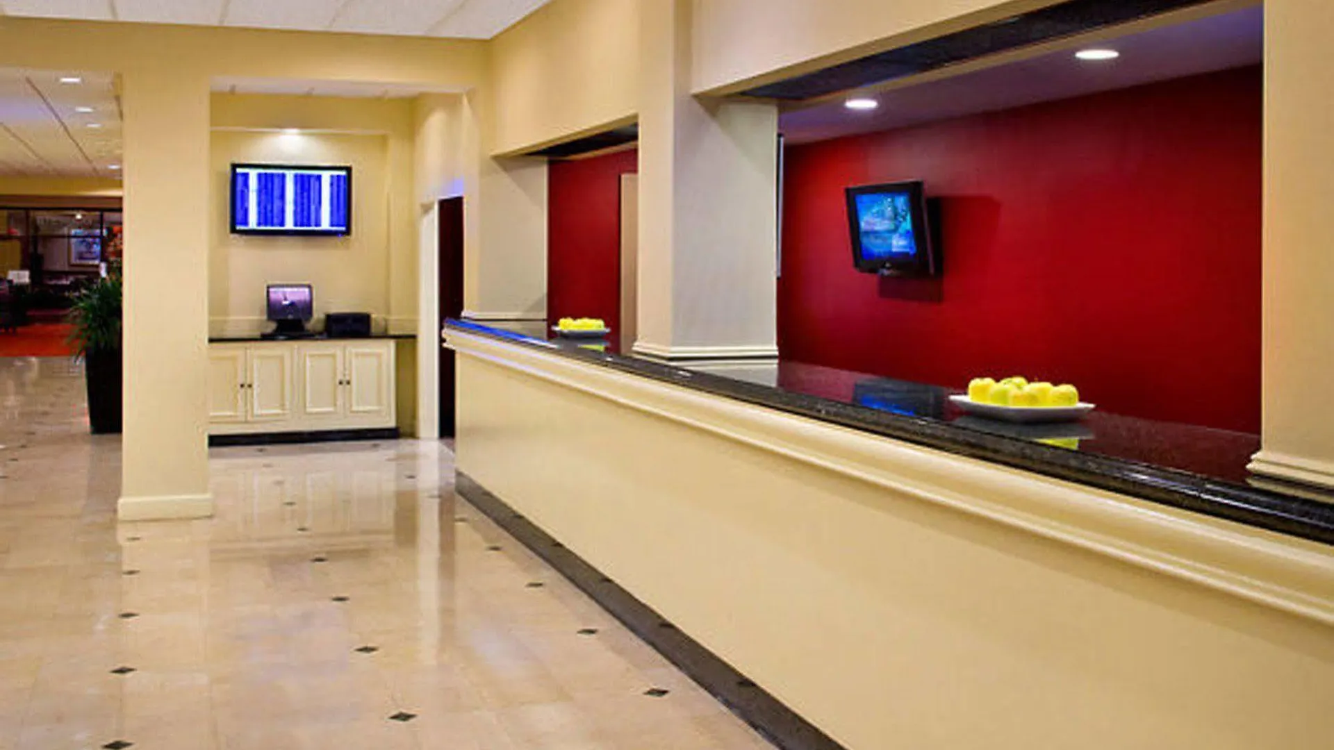 ****  New York Laguardia Airport Marriott Hotel United States